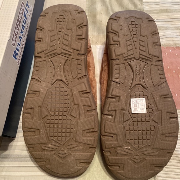 Skechers 13 Slip ons - Picture 5 of 7